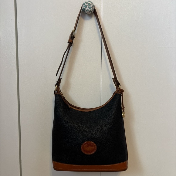 Vintage Dooney & Bourke Black and Tan Pebbled Leather Hobo Bag - Picture 2 of 7